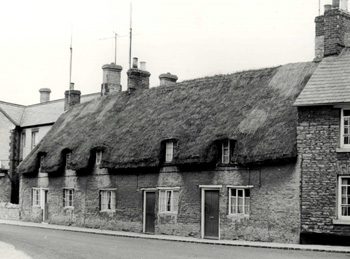 102 to 106 High Street in 1962